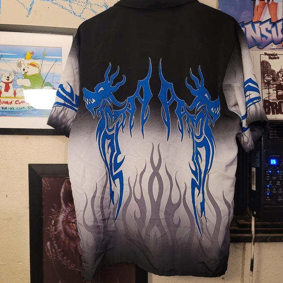 Vintage y2k Dragon Fly Buttom Shirt - Picture 6 of 6